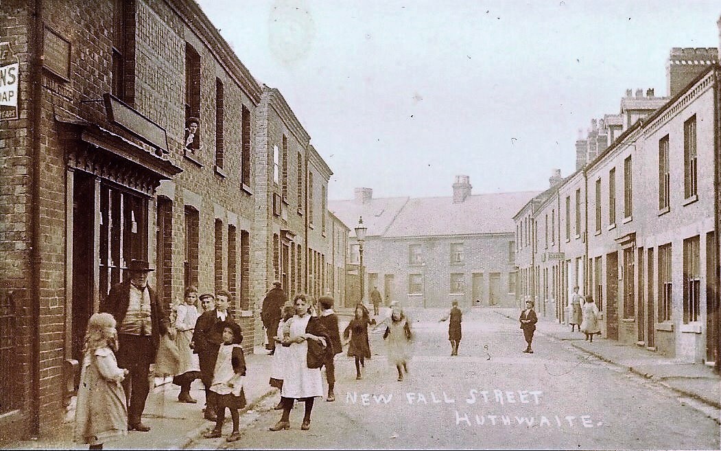 New Fall Street, Huthwaite