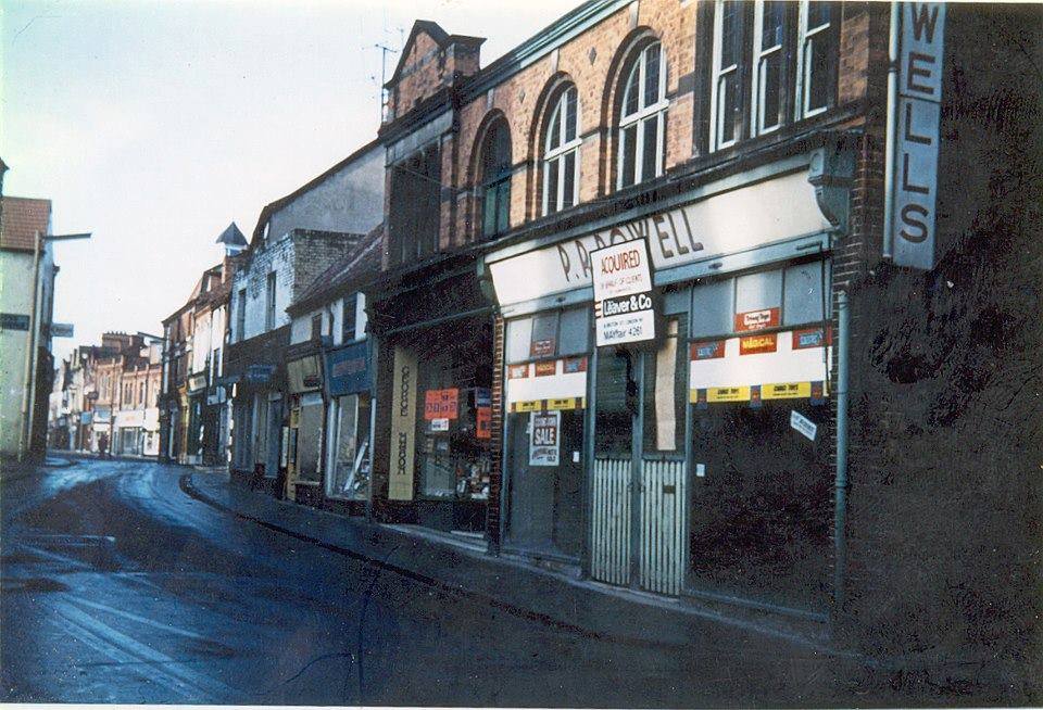 rowells toy shop low street